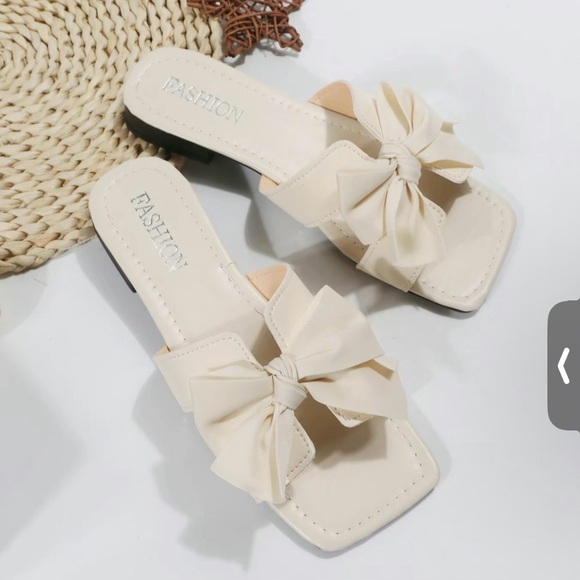 Sandals - White with Elegant Bow - Picture 4 of 4